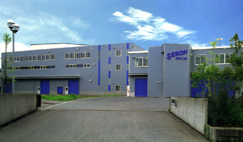 ���q�H��